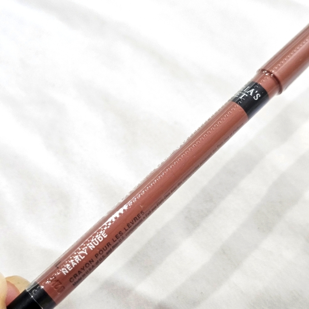 ♡Victoria's Secret Lip Liner | Velvet Line | Sold Out Items - 4 Colors Available - Picture 9 of 17
